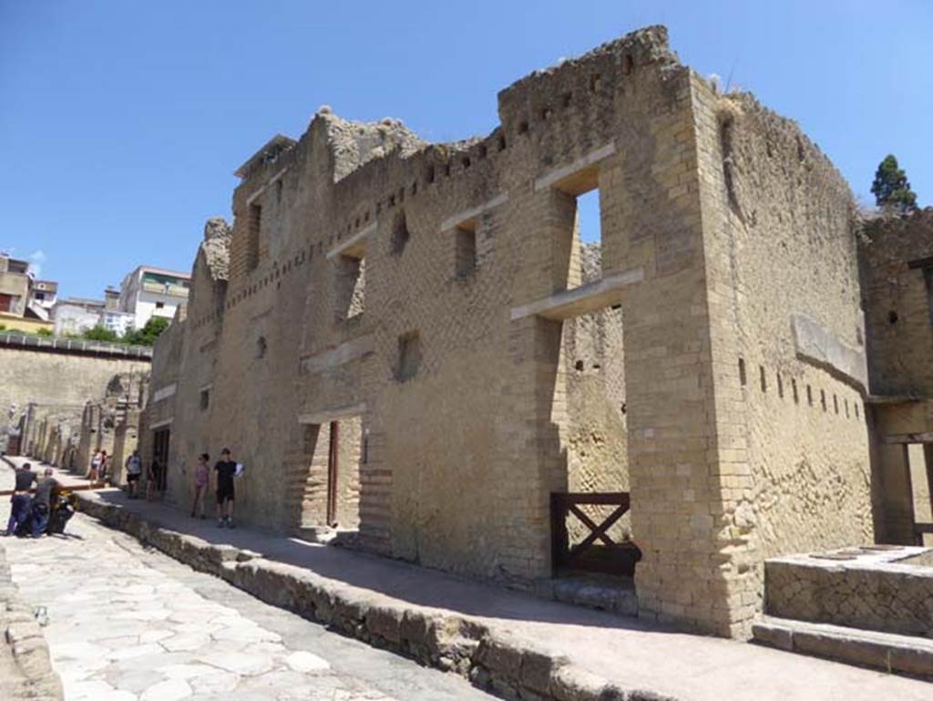 Ins. Orientalis II.7, Herculaneum. July 2015. Looking north-east towards entrance doorways. Photo courtesy of Michael Binns.